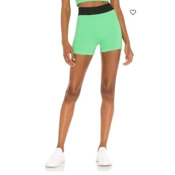 Free People Movement Seamless Shorts in  Fresh Cut - Size M/L - NWT - Picture 1 of 5